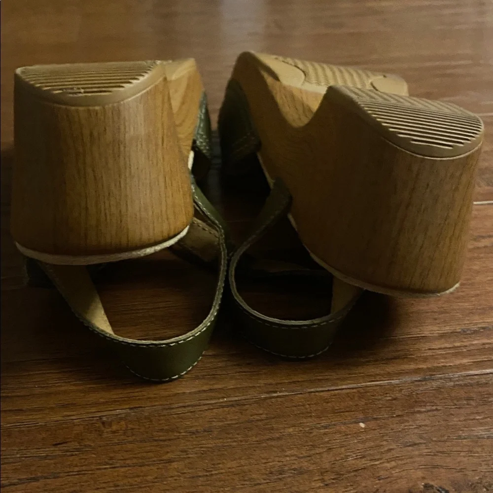 GUC Dansko Olive Sandals Size 38 - Picture 7 of 7